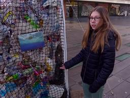 Huis van plastic zwerfafval in centrum van Eindhoven