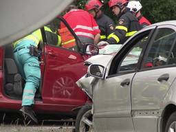 Auto's op elkaar gebotst op Plantagebaan in Wouwse Plantage