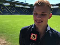 Sydney van Hooijdonk tekent drie jaar contract bij NAC Breda