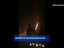 Schuur in Eindhoven brandt af, mogelijk asbest vrijgekomen