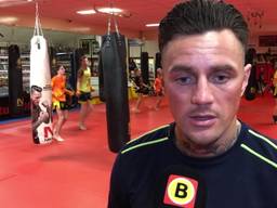 Nieky Holzken bereidt zich voor op nieuw gevecht in Singapore en wil snel voor wereldtitel gaan