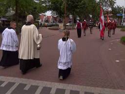 De kerk in Hapert sluit met een processie en een laatste dienst