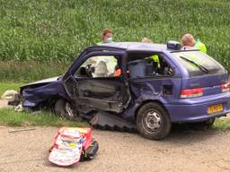 Automobiliste zwaargewond na botsing in Maren-Kessel