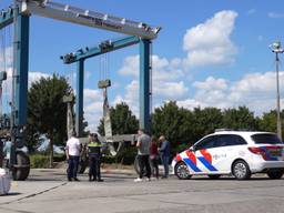 Auto van vermiste Bert de Laat met dode inzittende gevonden in het water in Drimmelen