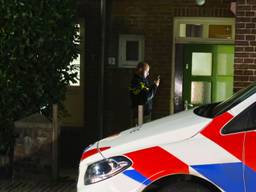 Meerdere overvallers bedreigen bewoner van huis en gaan er met de auto van het slachtoffer vandoor