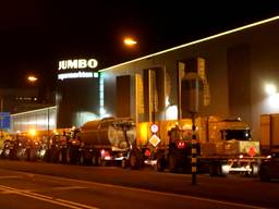 Boeren blokkeren distributiecentrum van Jumbo in Breda