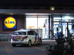 Gewapende overval op supermarkt Lidl in Helmond, dader op de vlucht