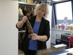 Oproep: verkoop je lange corona-haar aan Rijsbergse pruikenmaker