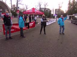 Zo'n duizend medewerkers van vrachtwagenbouwer DAF en nog eens vijfhonderd mensen van chipmachinefabrikant ASML verwachten de bonden donderdag in de 'staakstraat' bij het Parktheater in Eindhoven.