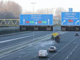 Rijkswaterstaat bestrijdt gladheid op snelwegen 