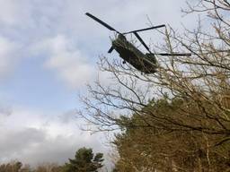 De Chinook-helilopter vliegt af en aan tussen Mastbos en Gilze-Rijen