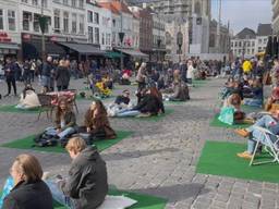 Grote picknick in binnenstad van Breda als actie tegen lockdown van de horeca