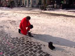 Hossende schoenen op de Grote Markt in Kielegat