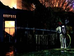 Grote brand woonboerderij Son