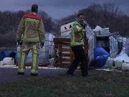 Duizenden liters drugsafval gedumpt in Asten, deel van de vaten lekt