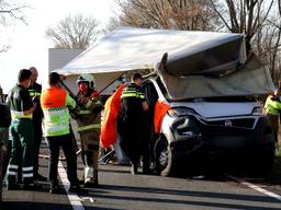 Zwaar ongeval op de N279: weg bij Veghel helemaal dicht