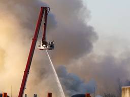 Bij afvalverwerker Renewi in Eindhoven woedde dinsdagavond een grote brand.