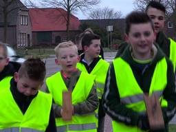 Het hele dorp wakker maken in Luyksgestel