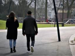 Studenten in Breda gaan samen wandelen tegen de eenzaamheid door coronmaatregelen