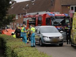 Kind wordt geschept door auto en raakt zwaargewond in Boxmeer