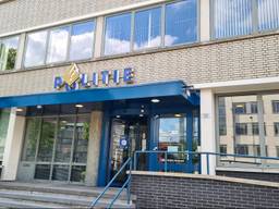 Politiebureau in Helmond ontruimd nadat iemand explosief komt afgeven