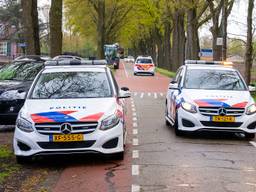 Twee mannen die dinsdagmiddag een grote grasmaaier wilden stelen in Vinkel werden op heterdaad betrapt door de bewoners. 