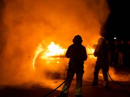 Sloopauto in brand in Veen