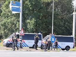 De politie blokkeerde de opritten naar de snelweg 