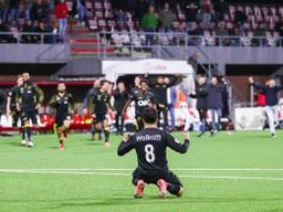 El Allouchi schiet de winnende penalty binnen (foto: OrangePictures).