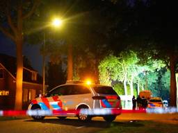 Vrouw (79) doodgereden op weg, bestuurder rijdt door