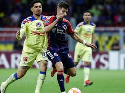 Bajraktarevic (in het blauw) in actie voor New England Revolution (foto: ANP).