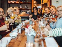 Een etentje van Stichting Met het hart Geertruidenberg (foto: Joeri van den Kieboom)