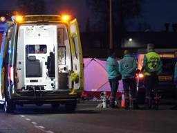 Een 71-jarige fietser overleed bij het ongeluk met een vrachtwagen in Raalte (foto: Oost).