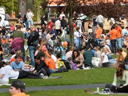 Enorme drukte in Park Valkenberg in Breda (foto: SQ Vision)