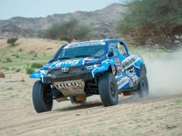 Erik van Loon tijdens de Dakar Rally in zijn Toyota Hilux (foto: Van Loon Racing).
