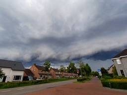 Een shelfcloud boven Schijndel (foto: Daniël Spierings)