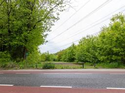 Een van de afgesloten parkeerplaatsen met slagboom. Door: Rutger van der Heijden 