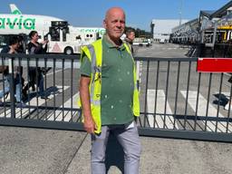 Frans van den Broek werkt al bijna veertig jaar bij Eindhoven Airport. 