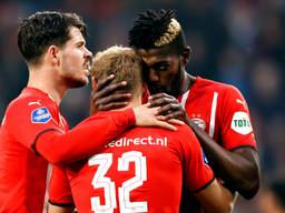 Marco van Ginkel, man van de wedstrijd Yorbe Vertessen en Ibrahim Sangaré vieren de 3-2 van PSV tegen FC Twente (foto: ANP 2021/Maurice van Steen). 