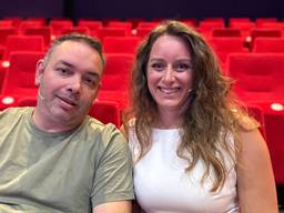 Petra en Roy zijn jong, hebben Parkinson en delen hun verhaal op podium