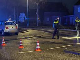 Agenten bij gecrashte auto van overvallers in Rijsbergen