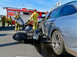 Motorrijder raakt zwaargewond bij ongeluk, automobilist reed door rood