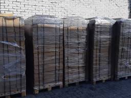 De politie vond elf palletjes met illegale sigaretten (foto: Politie).