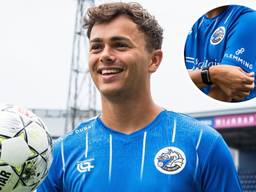 Flemming heeft een plekje op het shirt van FC Den Bosch gekregen (foto: Instagram Flemming).