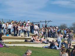 Naar het park mag, maar bij drukte wordt er opgetreden (archieffoto).