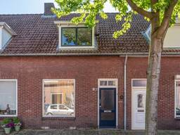 Dit huis moest minimaal twee ton opleveren (foto: Debbie Mels Lommers Makelaars)