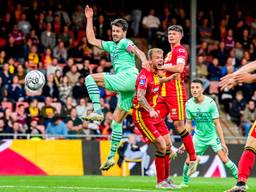 Marco van Ginkel hielp PSV aan de drie punten in Deventer (Foto: ANP)