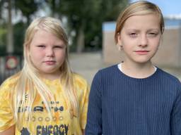 'Brandstichting,' zeggen kijkers bij school, 'dit gebeurt niet spontaan'