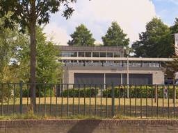 Man laat bij school piemel zien: ouders en directeur reageren geschrokken