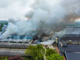 Bij de brand in Asten-Heusden kwamen 43.000 kippen om (archieffoto: SQ Vision).